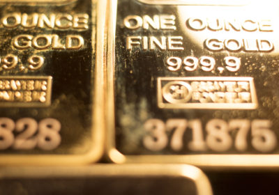 Zentralbanken kaufen weiter Gold – ETFs stoßen es ab