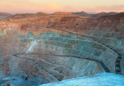 Bergbau global: Goldfund in China, neue Projekte in Peru und großes Minenprojekt im Yukon